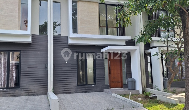 Northwest Lake Park Central Hill Citraland West Surabaya House