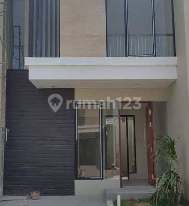 Rumah Semi Furnished di Northwest Lake Citraland Surabaya Barat 1