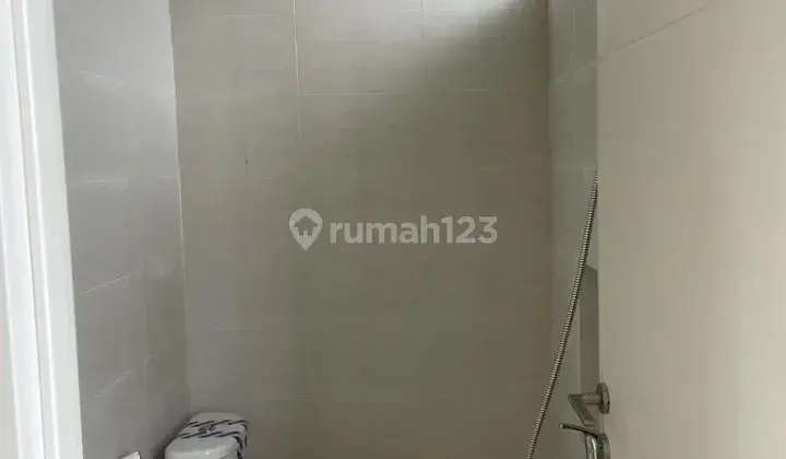 Rumah Semi Furnished di Northwest Lake Citraland Surabaya Barat 6