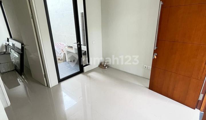 Rumah Semi Furnish Murah Northwest Park Citraland Surabaya Barat 2