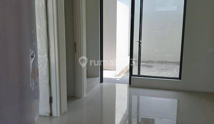 Rumah Semi Furnish Murah Northwest Lake Citraland Surabaya Barat 2