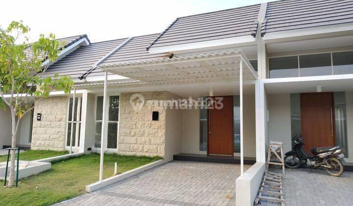 Rumah Semi Furnished Northwest Park Lake Citraland Surabaya Barat 1