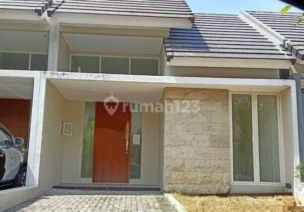 Rumah Semi Furnished Northwest Park Lake Citraland Surabaya Barat 1