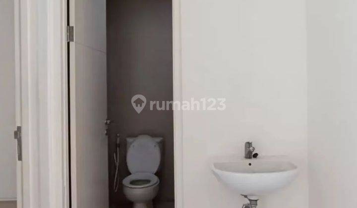 Rumah Semi Furnished Northwest Park Lake Citraland Surabaya Barat 2