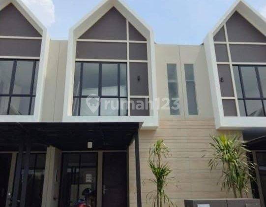 Rumah Full Furnished Northwest Park Lake Citraland Surabaya Barat 1