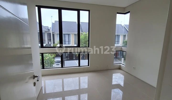 Rumah Northwest Hill Lake Park Central Citraland Surabaya Barat 2