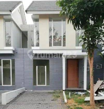 Rumah Semi Furnished Northwest Park Lake Citraland Surabaya Barat 1