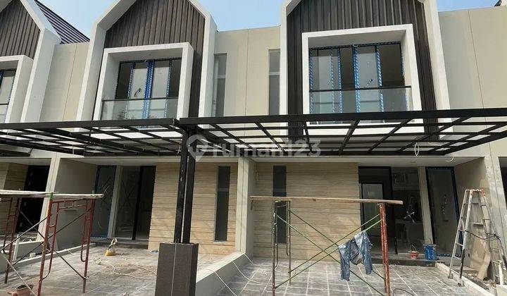 Rumah Semi Furnished Northwest Park Lake Citraland Surabaya Barat 1