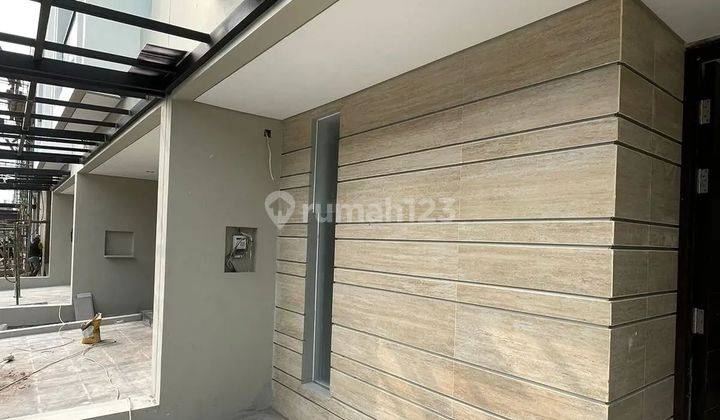 Rumah Semi Furnished Northwest Park Lake Citraland Surabaya Barat 2