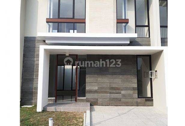 Rumah Semi Furnished Northwest Lake Park Citraland Surabaya Barat 1