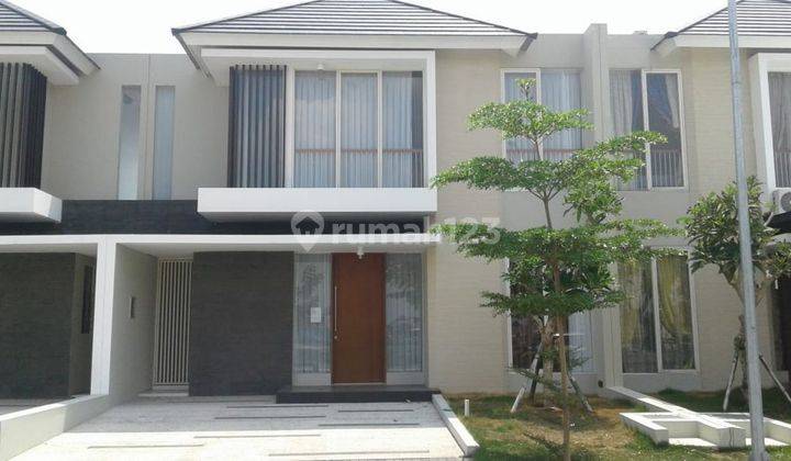 Rumah Northwest Park Lake Central Hill Citraland Surabaya Barat 1