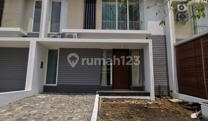 Rumah Northwest Park Lake Central Hill Citraland Surabaya Barat