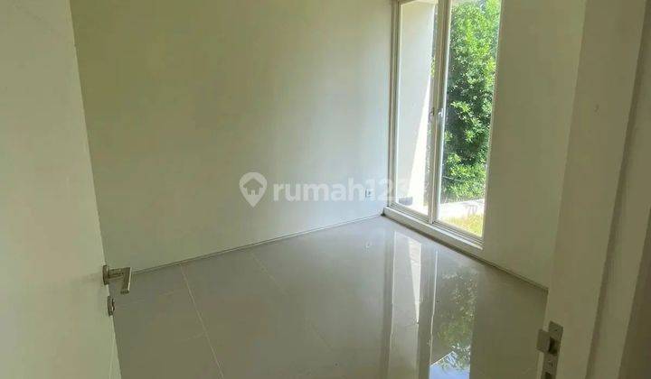 Rumah Semi Furnished Northwest Park Lake Citraland Surabaya Barat 2