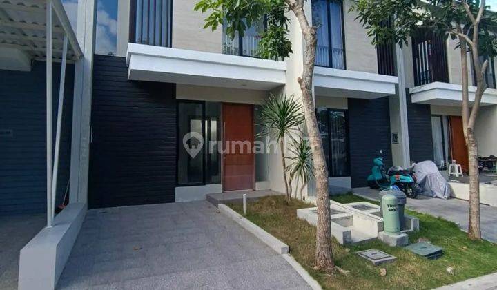 Rumah Northwest Lake Park Central Hill Citraland Surabaya Barat 1