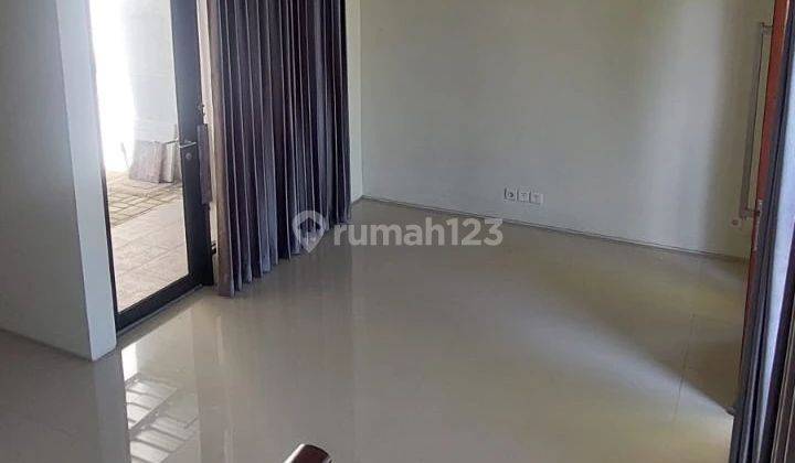 Rumah Semi Furnished Northwest Lake Park Citraland Surabaya Barat 2