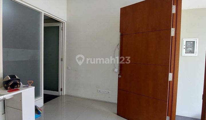 Rumah Semi Furnished Northwest Park Lake Citraland Surabaya Barat 2