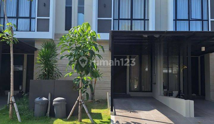 Rumah Northwest Park Lake Central Hill Citraland Surabaya Barat 1