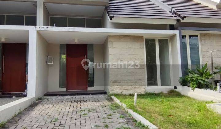 Rumah Northwest Park Lake Central Hill Citraland Surabaya Barat 1