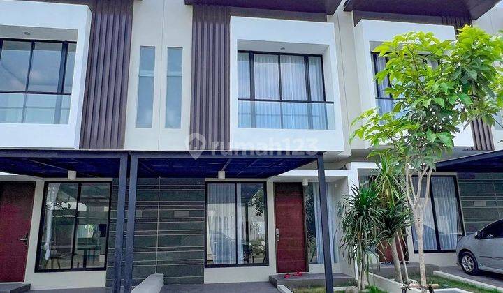 Rumah Full Furnish Northwest Central Lake Park Citraland Surabaya 1