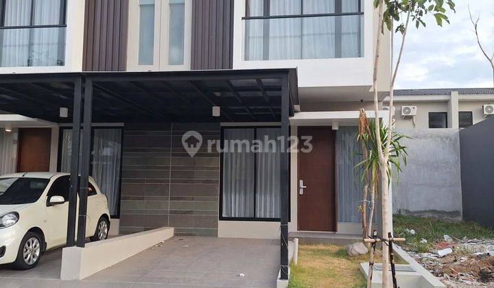 Rumah Full Furnish Northwest Central Lake Park Citraland Surabaya 1