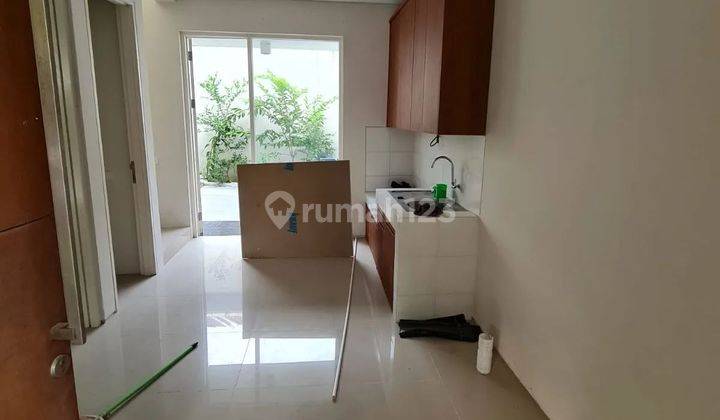 Rumah Semi Furnished Northwest Park Lake Citraland Surabaya Barat 2