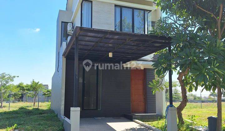 Rumah Semi Furnished Northwest Hill Lake Citraland Surabaya Barat 1