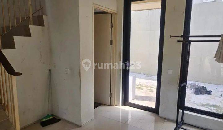 Rumah Semi Furnished Northwest Lake Park Citraland Surabaya Barat 2