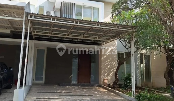 Rumah Pelican Hill Northwest Lake Park Citraland Surabaya Barat