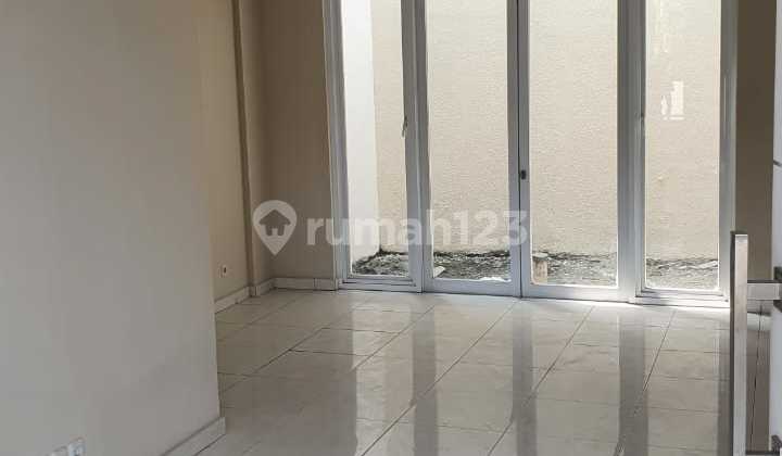 Bukit Palma Northwest Lake Park House, Citraland, West Surabaya 2