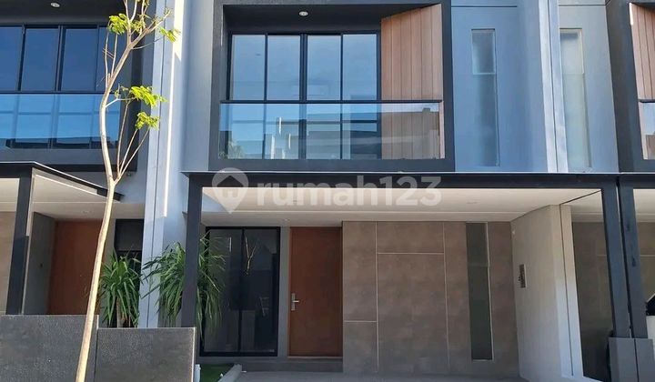 Rumah Full Furnish Northwest Central Lake Park Citraland Surabaya