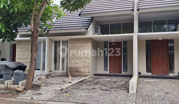 Northwest Park Lake Central Hill Citraland House, West Surabaya Northwest Park Lake Central Hill Citraland House, West Surabaya