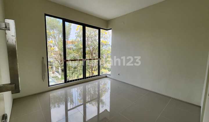 Rumah Green Hill Northwest Lake Park Citraland Surabaya Barat 2