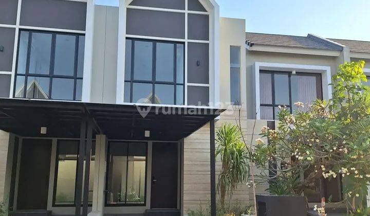 Rumah Northwest Park Lake Central Hill Citraland Surabaya Barat 1