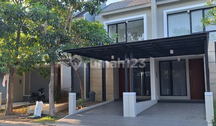 Northwest Park Lake Central Hill Citraland House, West Surabaya