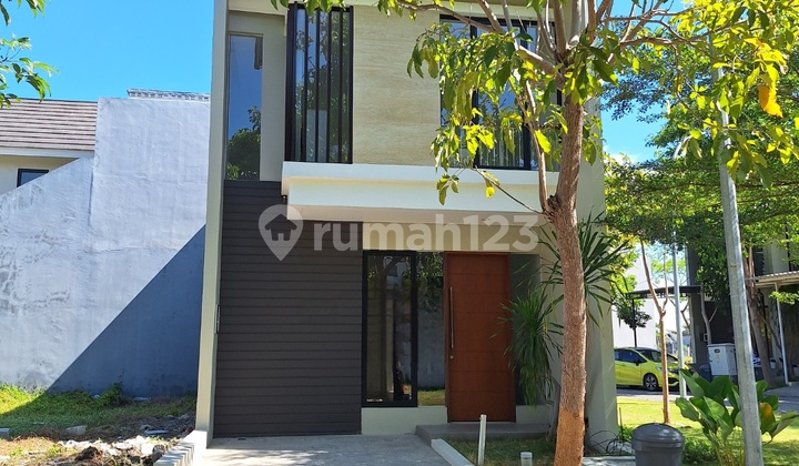 Northwest Lake Park Central Hill Citraland West Surabaya House