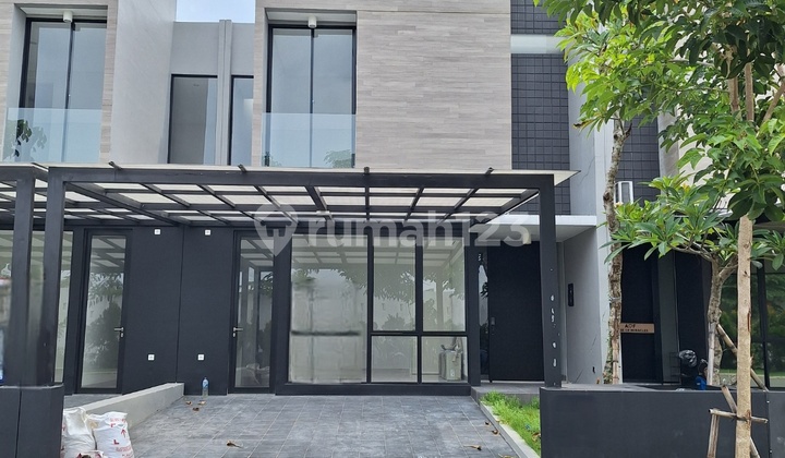 Rumah Pelican Hill Northwest Lake Park Citraland Surabaya Barat