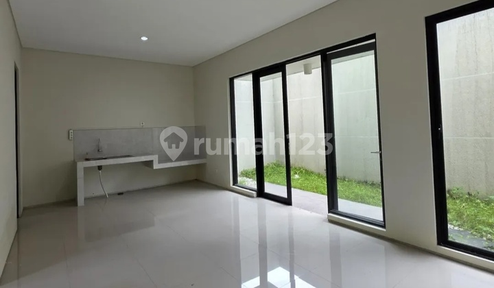 Northwest Lake Park Central Hill Citraland West Surabaya House 2