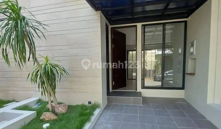 Rumah Semi Furnished Northwest Park Lake Citraland Surabaya Barat 2