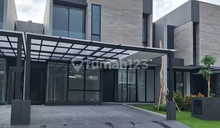 Rumah Pelican Hill Northwest Lake Park Citraland Surabaya Barat