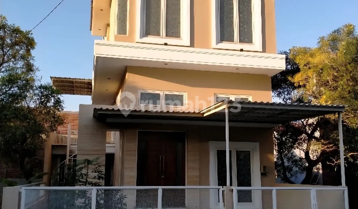 Northwest Lake Park Hill Palm House Citraland West Surabaya