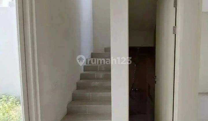 Rumah Semi Furnished Northwest Park Lake Citraland Surabaya Barat 2