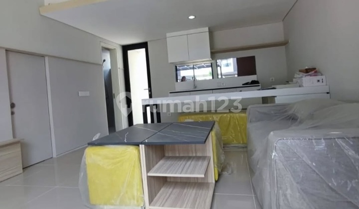 Northwest Central Lake Park Hill Citraland West Surabaya House 2