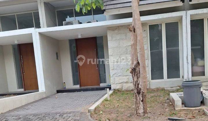 Rumah Semi Furnished Northwest Park Lake Citraland Surabaya Barat 1