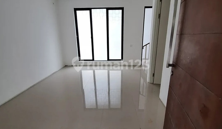 Rumah Northwest Central Lake Park Hill Citraland Surabaya Barat 2