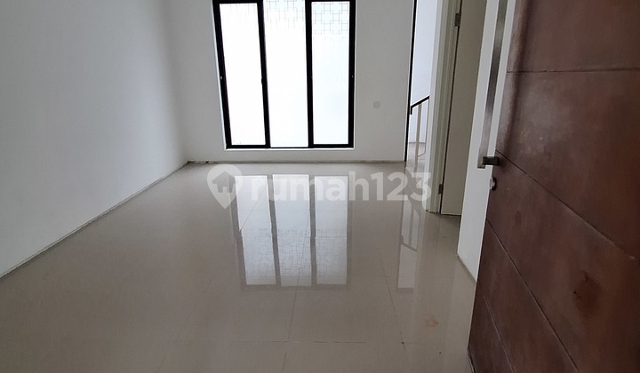 Rumah Northwest Lake Park Central Hill Citraland Surabaya Barat 2