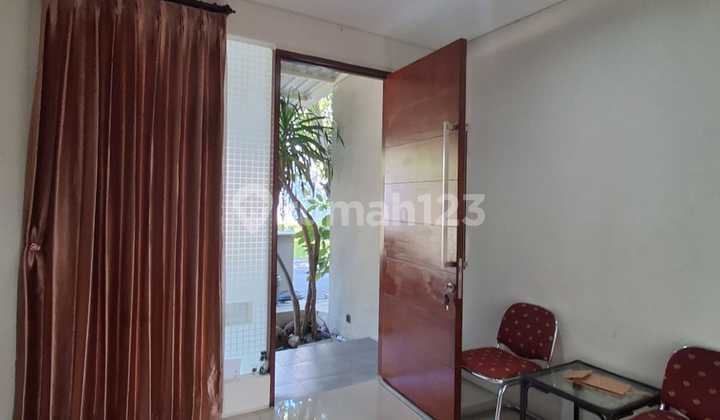Rumah Semi Furnished Northwest Lake Park Citraland Surabaya Barat 2