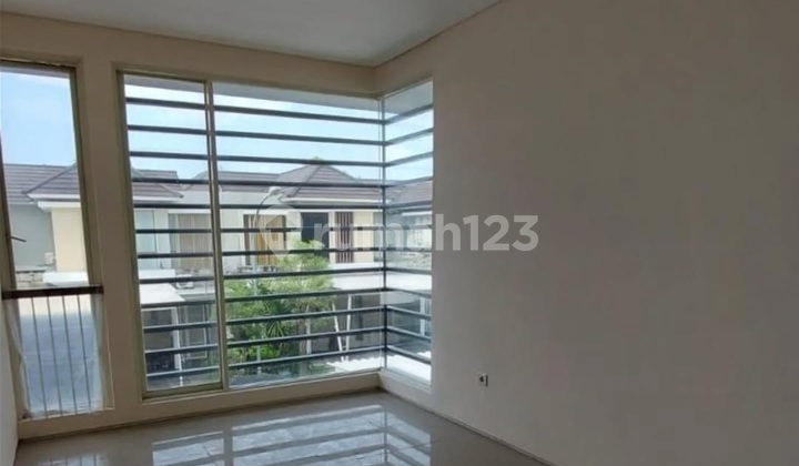 Rumah Green Hill Northwest Lake Park Citraland Surabaya Barat 2