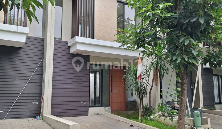 Northwest Lake Park Central Hill Citraland West Surabaya House