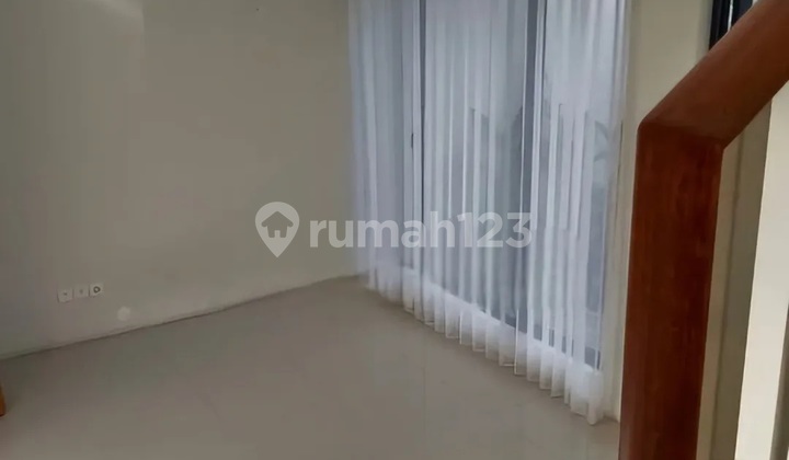 Rumah Semi Furnished Northwest Hill Lake Citraland Surabaya Barat 2