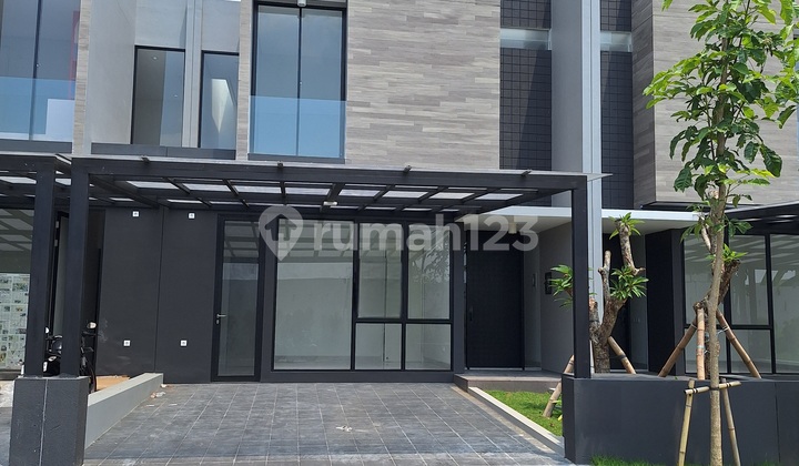 Pelican Hill House Northwest Lake Park Citraland West Surabaya